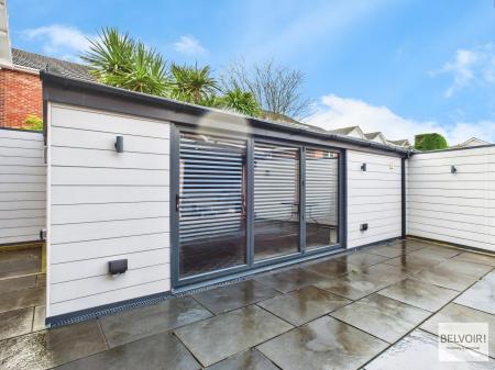 4 bedroom Detached house for sale in Stanley Road, Chapeltown, Sheffield, S35