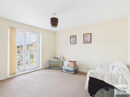 2 bedroom Flat for sale in Kenninghall Road, Norfolk Park, Sheffield, S2