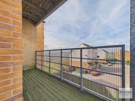 2 bedroom Flat for sale in Kenninghall Road, Norfolk Park, Sheffield, S2