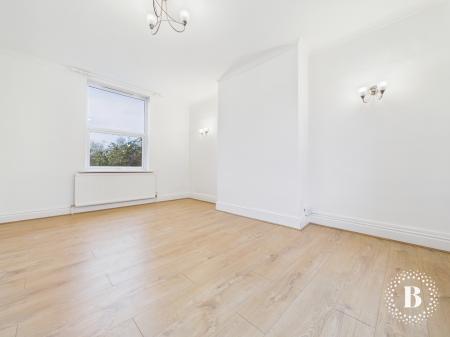 2 bedroom Semi-detached house to let in Woolley Wood Road, Shiregreen, Sheffield, S5