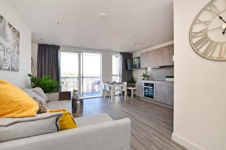 2 bedroom Penthouse to let in Gordon Road, Sharrow Vale, Sheffield, S11