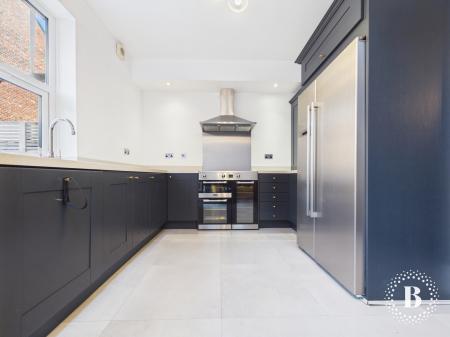 4 bedroom Terraced House to let in Peveril Road, Sheffield, S11