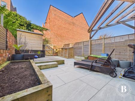 4 bedroom Terraced House to let in Peveril Road, Sheffield, S11