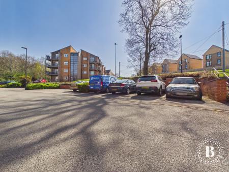 2 bedroom Apartment for sale in Beeches Bank, Norfolk Park, Sheffield, S2