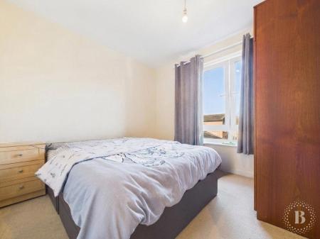 2 bedroom Apartment for sale in Beeches Bank, Norfolk Park, Sheffield, S2