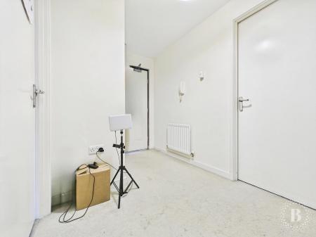 2 bedroom Apartment for sale in Beeches Bank, Norfolk Park, Sheffield, S2