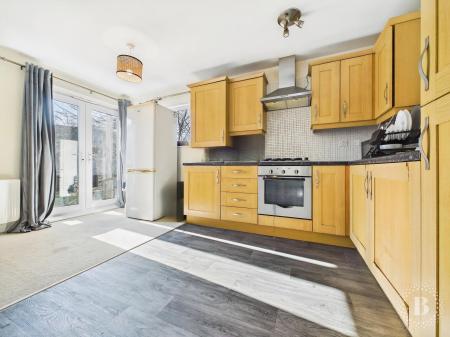 2 bedroom Apartment for sale in Beeches Bank, Norfolk Park, Sheffield, S2