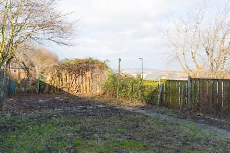 3 bedroom Semi-detached house to let in Nuttall Place, Manor Castle, Sheffield, S2