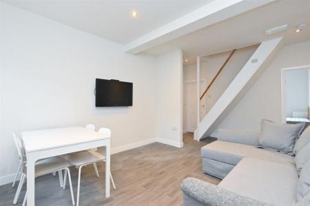 3 bedroom Duplex to let in Ecclesall Road, Ecclesall, Sheffield, S11