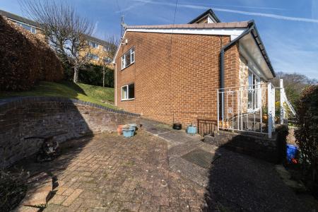 3 bedroom Detached house for sale in Roscoe Bank, Stannington, Sheffield, S6