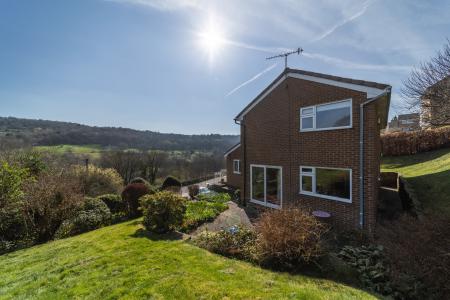 3 bedroom Detached house for sale in Roscoe Bank, Stannington, Sheffield, S6