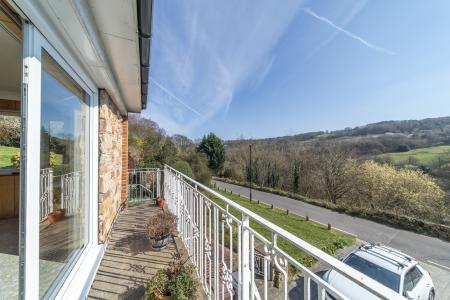 3 bedroom Detached house for sale in Roscoe Bank, Stannington, Sheffield, S6