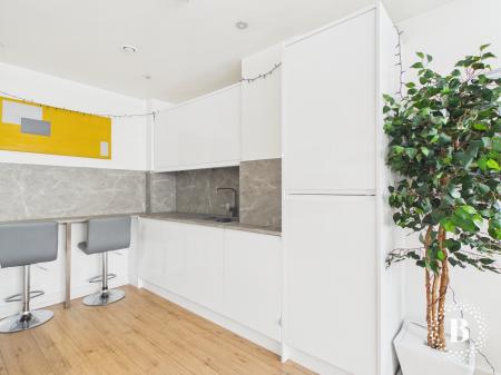 1 bedroom Apartment for sale in West One Peak, 15 Cavendish Street, City Centre, Sheffield, S3