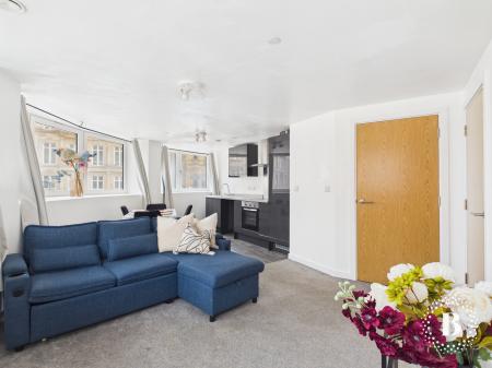 2 bedroom Flat for sale in Fargate House, City Centre, Sheffield, S1