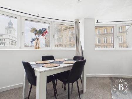 2 bedroom Flat for sale in Fargate House, City Centre, Sheffield, S1