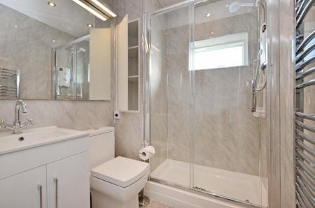 2 bedroom Apartment to let in Gordon Road, Sheffield, S11