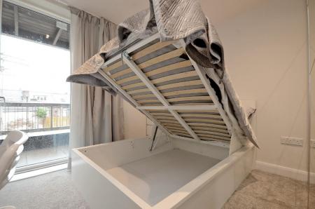 2 bedroom Apartment to let in Gordon Road, Sheffield, S11