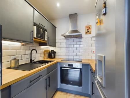 1 bedroom Flat for sale in West Point, 35 Trippet Lane, City Centre, Sheffield, S1