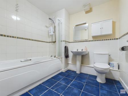 2 bedroom Apartment to let in Millsands, City Centre, Sheffield, S3