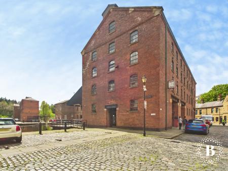 2 bedroom Flat for sale in The Warehouse, Wharf Street, City Centre, Sheffield, S2