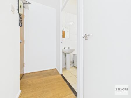 0 bedroom Studio flat to let in 112 Westbourne Road, Crookesmoor, Sheffield, S10