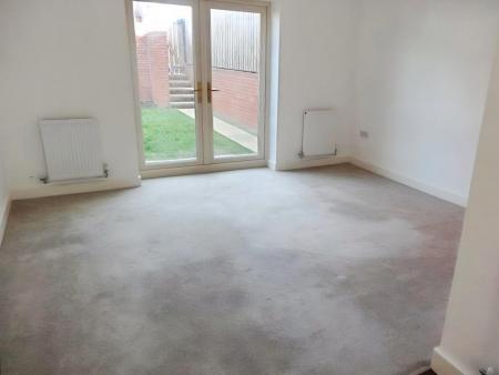 3 bedroom Town house to let in Staniforth Road, Darnall, Sheffield, S9