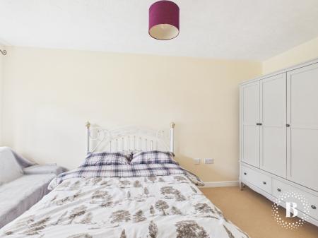 2 bedroom Flat for sale in Queenswood Road, Wadsley, Sheffield, S6