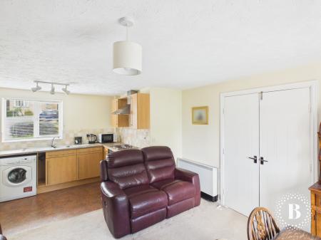2 bedroom Flat for sale in Queenswood Road, Wadsley, Sheffield, S6
