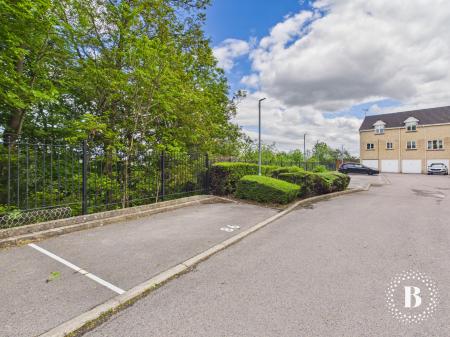 2 bedroom Flat for sale in Queenswood Road, Wadsley, Sheffield, S6
