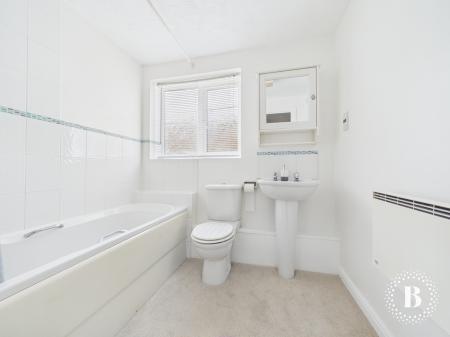 2 bedroom Flat for sale in Queenswood Road, Wadsley, Sheffield, S6