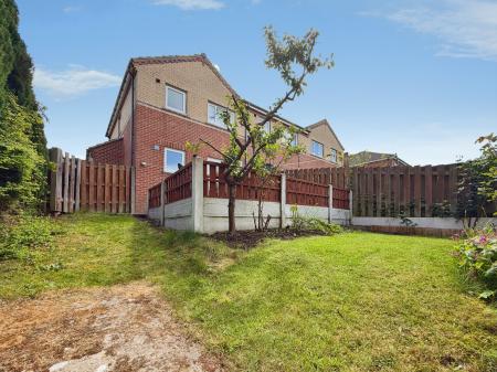 3 bedroom Semi-detached house to let in Manor Oaks Drive, Manor Castle, Sheffield, S2