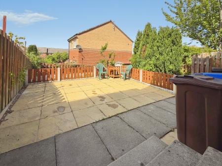 3 bedroom Semi-detached house to let in Manor Oaks Drive, Manor Castle, Sheffield, S2