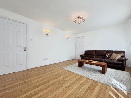 3 bedroom Semi-detached house to let in Manor Oaks Drive, Manor Castle, Sheffield, S2