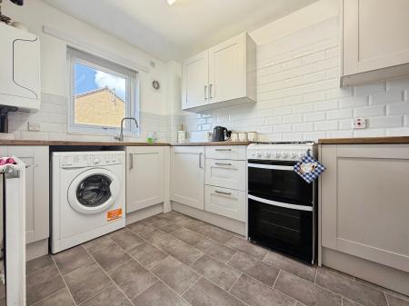 3 bedroom Semi-detached house to let in Manor Oaks Drive, Manor Castle, Sheffield, S2
