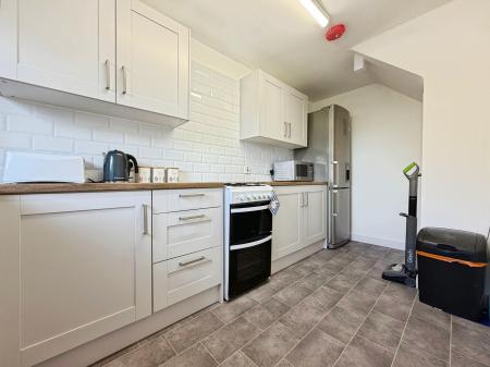 3 bedroom Semi-detached house to let in Manor Oaks Drive, Manor Castle, Sheffield, S2