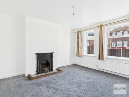 3 bedroom Semi-detached house to let in Lowhouse Road, Shiregreen, Sheffield, S5
