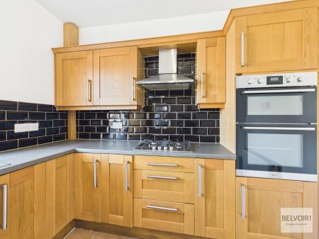 3 bedroom Semi-detached house to let in Lowhouse Road, Shiregreen, Sheffield, S5