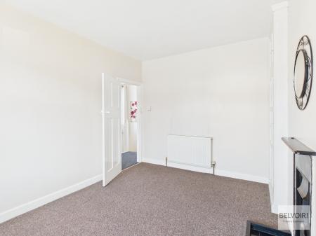 3 bedroom Semi-detached house to let in Lowhouse Road, Shiregreen, Sheffield, S5