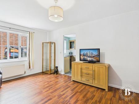 2 bedroom Apartment for sale in St Matthew's Close, Sheffield- Derbyshire, Renishaw, S21