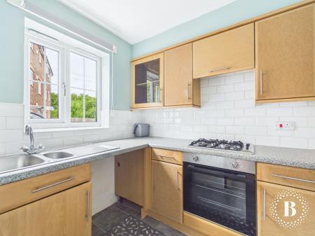 2 bedroom Apartment for sale in St Matthew's Close, Sheffield- Derbyshire, Renishaw, S21
