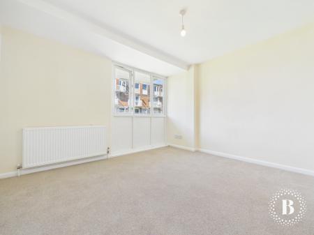 2 bedroom Ground floor maisonette to let in Batemoor Drive, Batemoor, Sheffield, S8