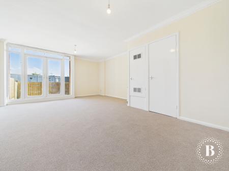 2 bedroom Ground floor maisonette to let in Batemoor Drive, Batemoor, Sheffield, S8