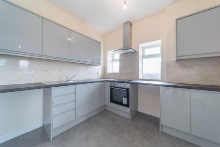 2 bedroom Flat to let in Halifax Road, Hillsborough, Sheffield, S6