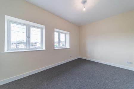 2 bedroom Flat to let in Halifax Road, Hillsborough, Sheffield, S6