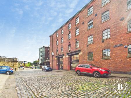 2 bedroom Apartment to let in Wharf Street, City Centre, Sheffield, S2