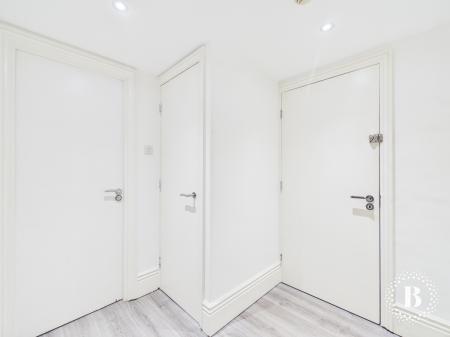 2 bedroom Apartment to let in Wharf Street, City Centre, Sheffield, S2
