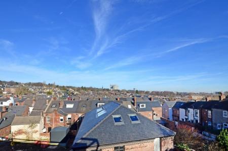 2 bedroom Apartment to let in Gordon Road, Sheffield, S11