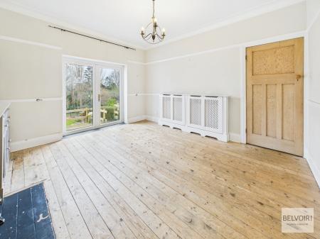 4 bedroom Semi-detached house to let in Knowle Lane, Ecclesall, Sheffield, S11