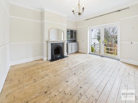 4 bedroom Semi-detached house to let in Knowle Lane, Ecclesall, Sheffield, S11