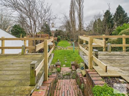4 bedroom Semi-detached house to let in Knowle Lane, Ecclesall, Sheffield, S11